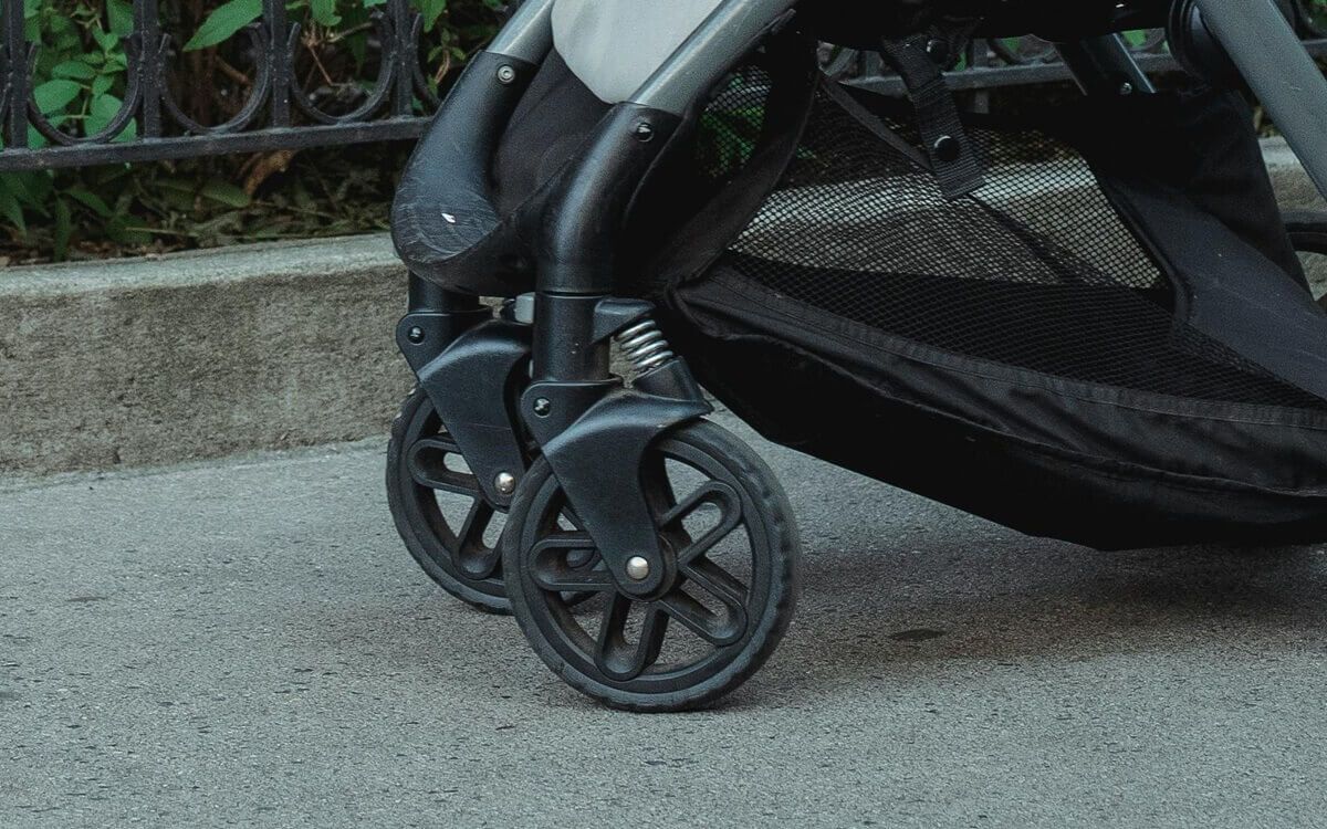Luftkammerrad beim Kinderwagen